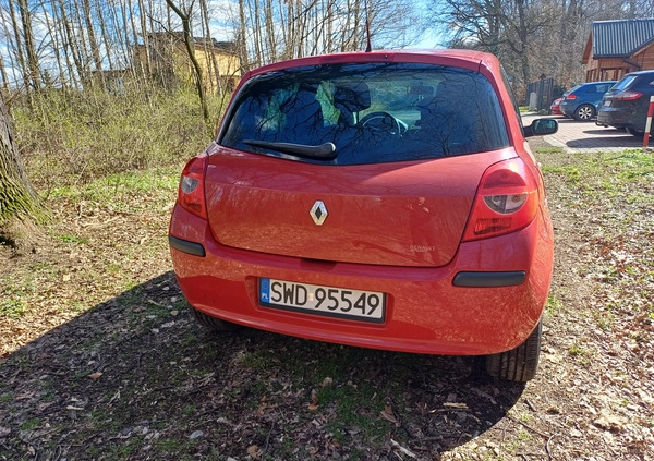 Renault Clio cena 13900 przebieg: 217000, rok produkcji 2007 z Uniejów małe 254